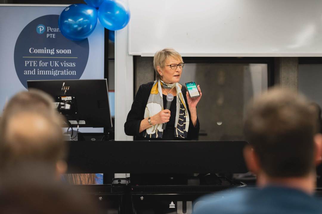 帕特里夏·布罗德福特教授 